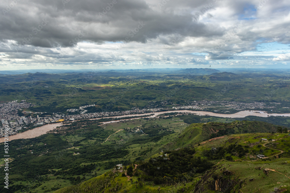 Obraz premium panoramic view of Governador Valadares city from the top of Ibituruna peak, Minas Gerais State, Brazil