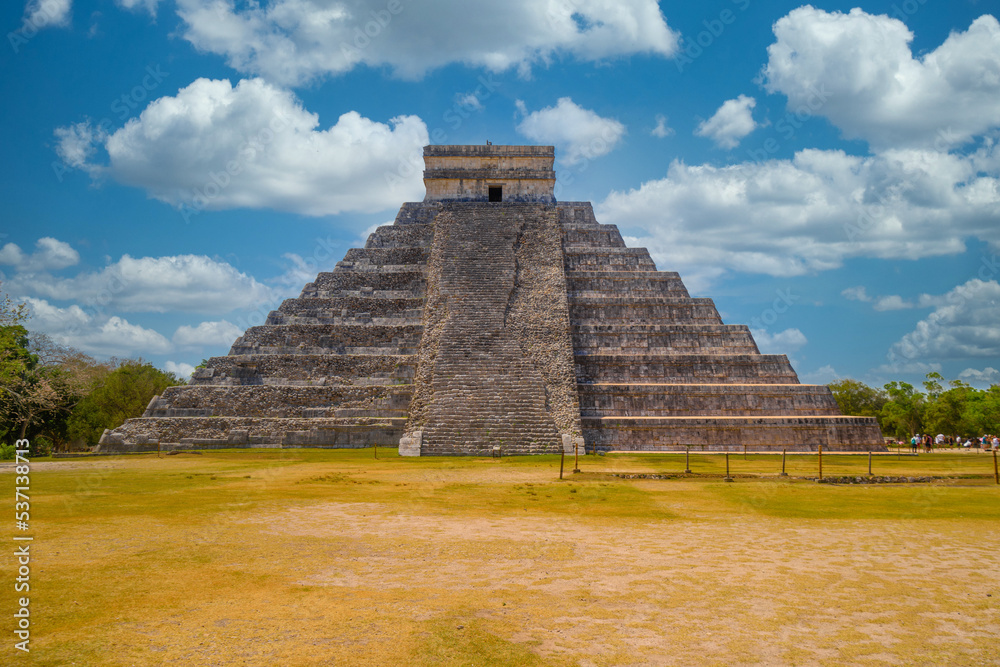 Temple Pyramid of Kukulcan El Castillo, Chichen Itza, Yucatan, Mexico, Maya civilization Temple Pyramid of Kukulcan El Castillo, Chichen Itza, Yucatan, Mexico, Maya civilization