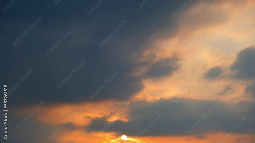 4K : Fast timelapse motion video of beautiful colorful clouds, Majestic sunset sky landscape. cloudscape time-lapse. nature concept background. sun go down
4K : Fast timelapse motion video of beautiful colorful clouds, Majestic sunset sky landscape. cloudscape time-lapse. nature concept background. sun go down