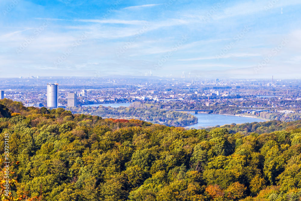 Blick auf die rheinische Metroplregion um Bonn vom Siebengebirge her