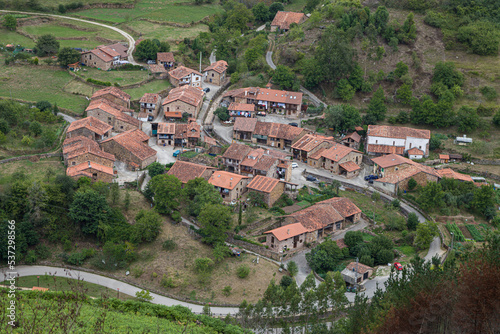 Obraz na płótnie San Pedro Neighborhood in Carmona, Cantabria, Spain w salonie