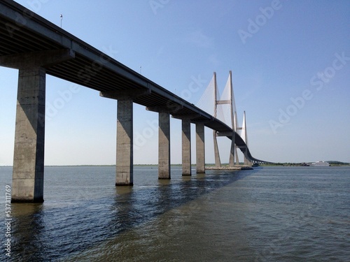 Low angle of Sidney Lanier Bridge on a sunny day in Brunswick Georgia © Rideaz5/Wirestock Creators