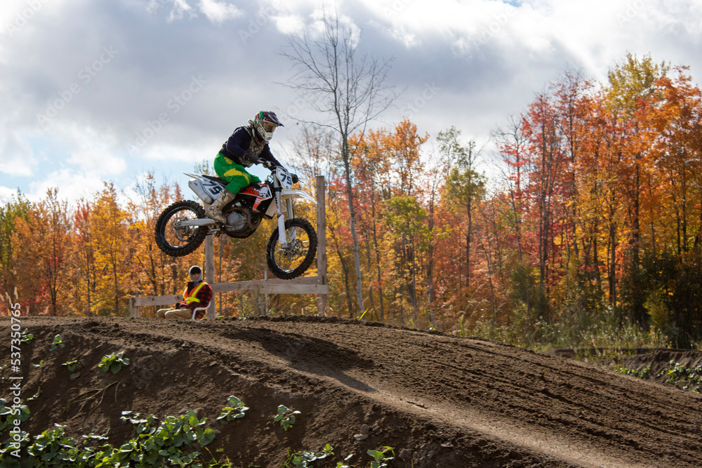 Naklejka premium Motocross automnale