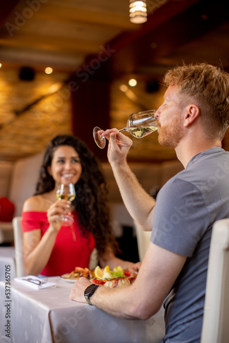 Young couple having lunch w...