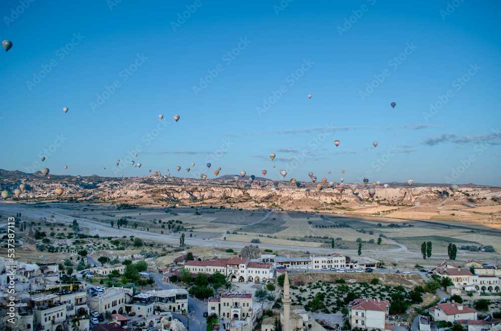 Obraz premium hot air balloons in cappadocia