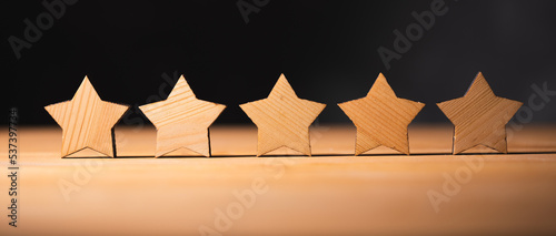 Wooden stars for evaluation