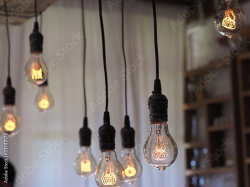 Round tungsten lamps, Used to decorate different shops