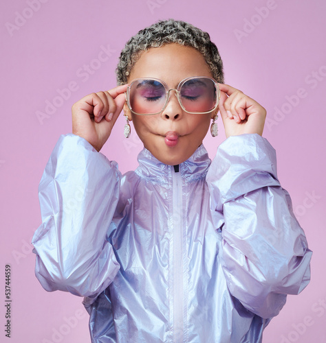 Obraz na plátně Fashion, beauty and lips with a black woman or model in sunglasses pouting in studio on a pink background
