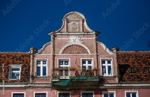 Element dachu kamienicy na Rynku Łazarskim w Poznaniu