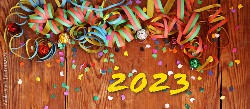 2023 luftschlangen konfetti party photo
