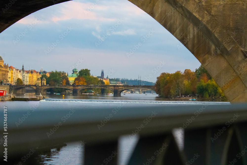 Praga widok na Wełtawę, most, rzeka, miasto, woda - obrazy, fototapety, plakaty 