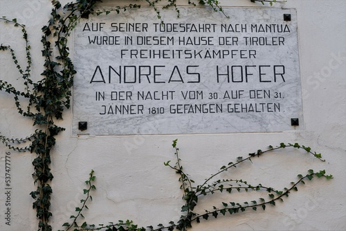 Gedenktafel für Andreas Hofer , dem tiroler Freiheitskämpfer photo