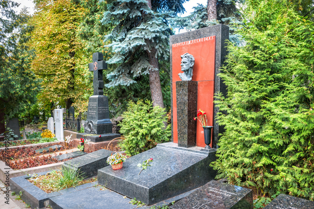 Grave of Vladimir Mayakovsky, Novodevichy Cemetery, Moscow Stock Photo ...