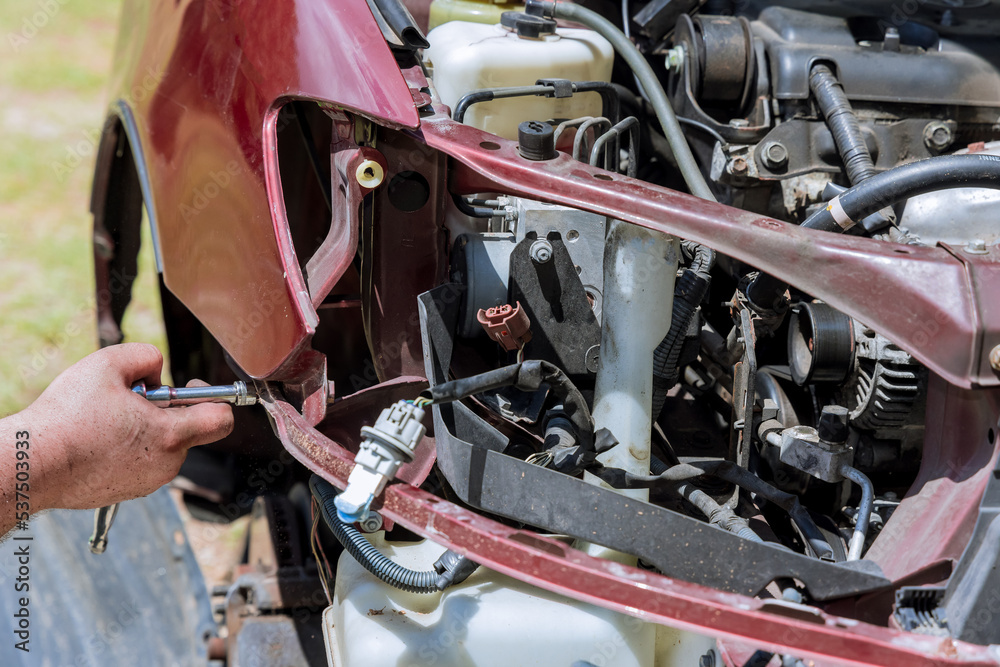Obraz premium Due to extent damage caused by car accident, it is necessary to install new headlights on vehicle