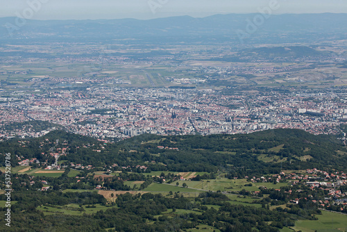 Vue aérienne de la ville de Clermont Ferrand en Auvergne