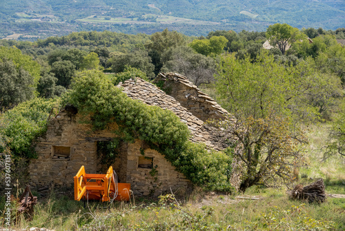 Εκτύπωση καμβά outside an old abandoned Spanish farm cottage with collapsing stone-tiled roof a