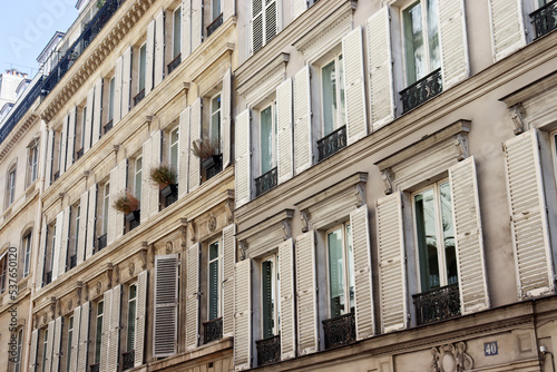 Beaux-Arts-Architektur  Historische Fassaden der Jahrhundertwende in Paris im 9e Arrondissement