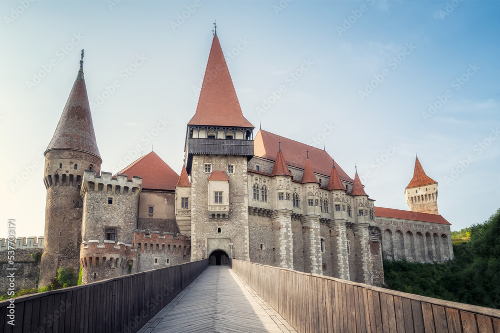 Fototapeta premium Beautiful view with the Hunyad Castle - Corvin's Castle in Hunedoara, Romania