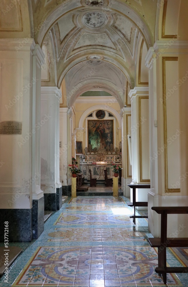 Praiano - Navata sinistra della Chiesa di San Gennaro