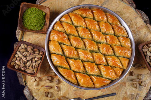 Baklava on the tray, baklava on the plate, pistachio baklava, Gaziantep baklava