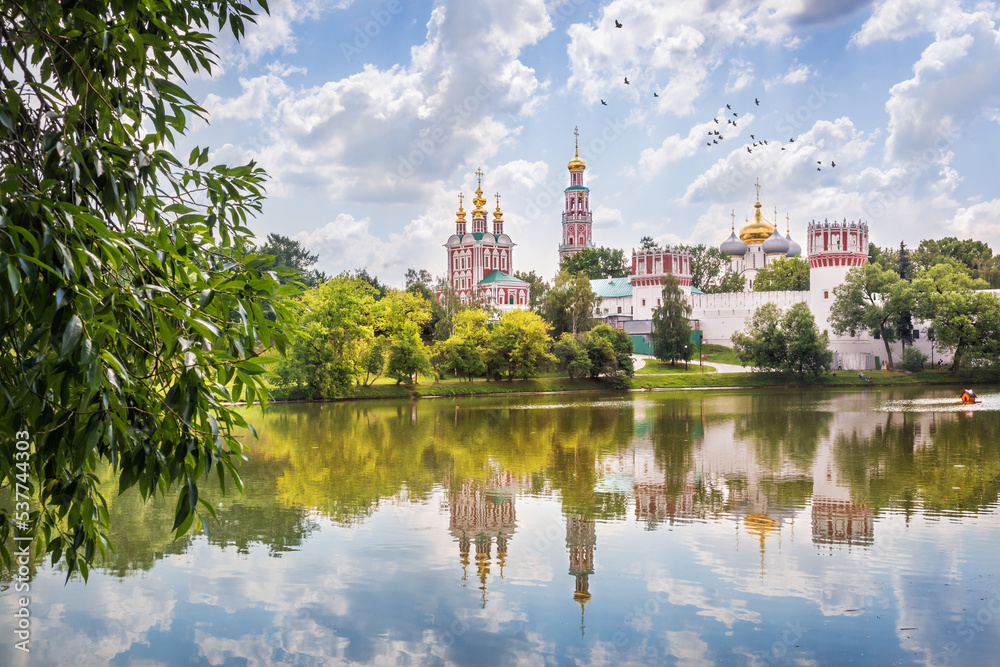 Novodevichy Convent and reflection in the pond, Moscow Novodevichy Convent and reflection in the pond, Moscow