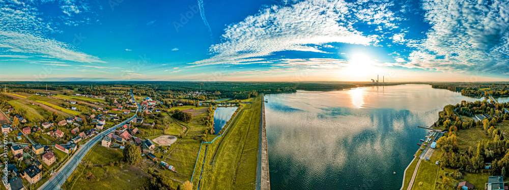 Obraz na płótnie Jezioro Rybnickie jesienią z lotu ptaka na Śląsku w Polsce w salonie