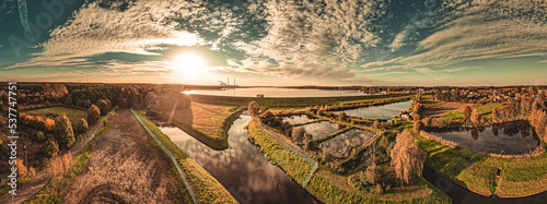 Rybnik na Śląsku w Polsce, tama i jezioro Rybnickie z elektrownią Rybnik, oraz rzeka Ruda. Panorama z lotu ptaka jesienią
