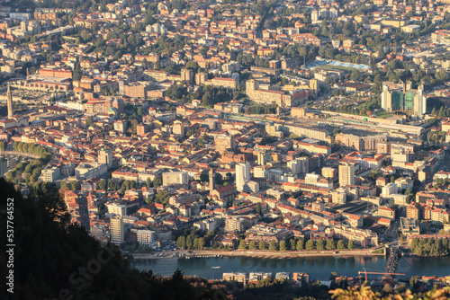 Blick vom Monte Barro auf Lecco mit Adda