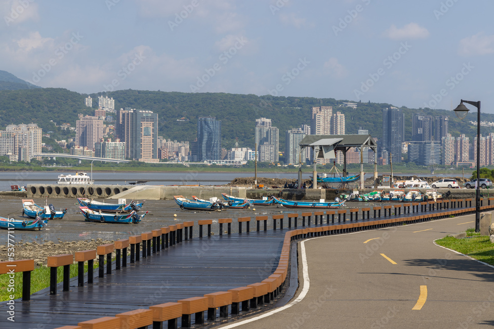 Obraz premium Walkway at seaside in Taiwan Bali district