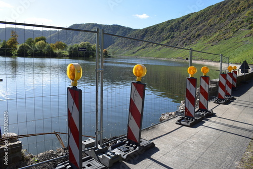 abgesperrte Unfallstelle eines Schiffsunglücks photo