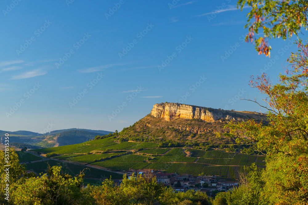 Obraz premium Rock of Vergisson with vineyards, Burgundy,France