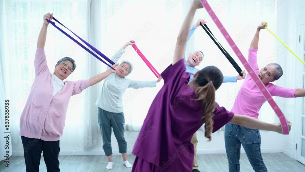 Caregivers for seniors suggested light fitness routines. to the elderly, so they can be healthy and exercise their own bodies at home.