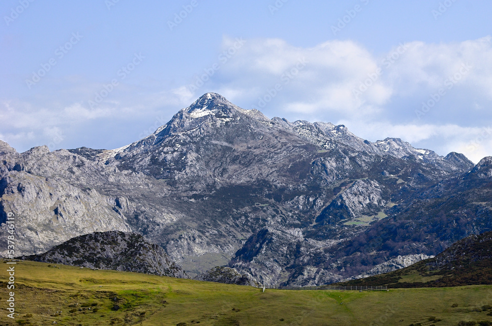 mountains in the mountains mountains in the mountains