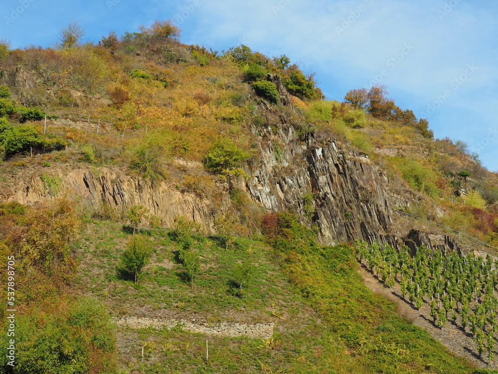 Fototapeta premium Beilstein im Herbst – das Dornröschen der Mosel