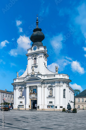 Wadowice miasto Karola Wojtyły - Jan Paweł II Bazylika w centrum miasta