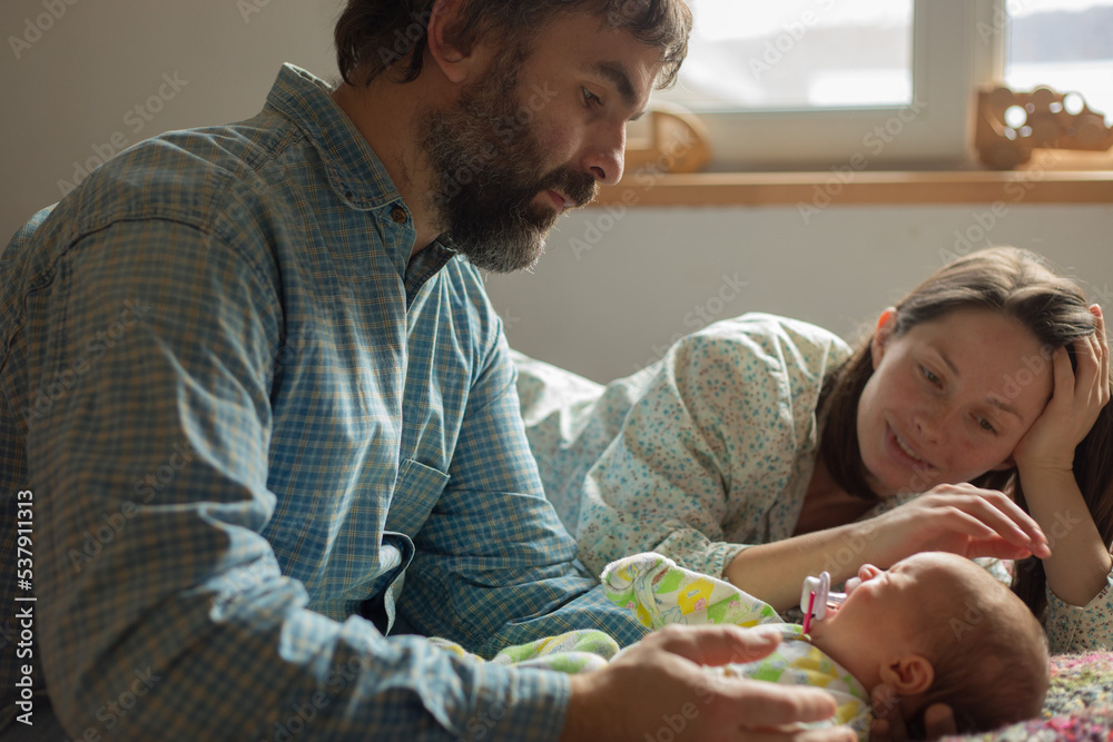 parents with newborn baby parents with newborn baby