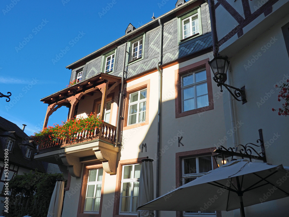 Obraz premium Beilstein im Herbst – das Dornröschen der Mosel