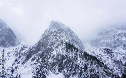 Langlauf-Loipe während Schneefall, St. Johann in Tirol, Österreich © Daniel