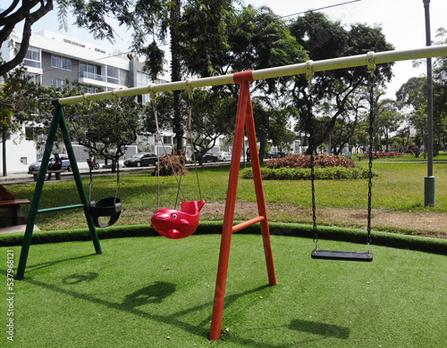 Parque de juegos infantiles, juegos para niños. recreación infantil.