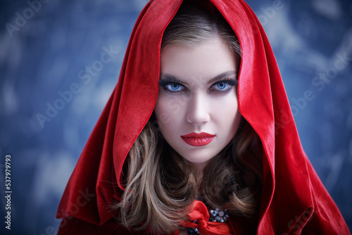 Canvas Print sorceress in red cloak