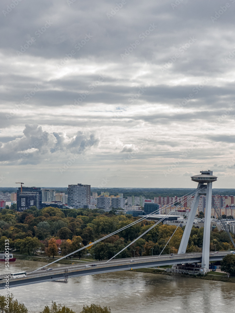 Fototapeta premium chain bridge