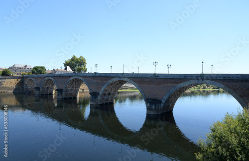 Bruecke ueber die Dordogne in Bergerac © Fotolyse