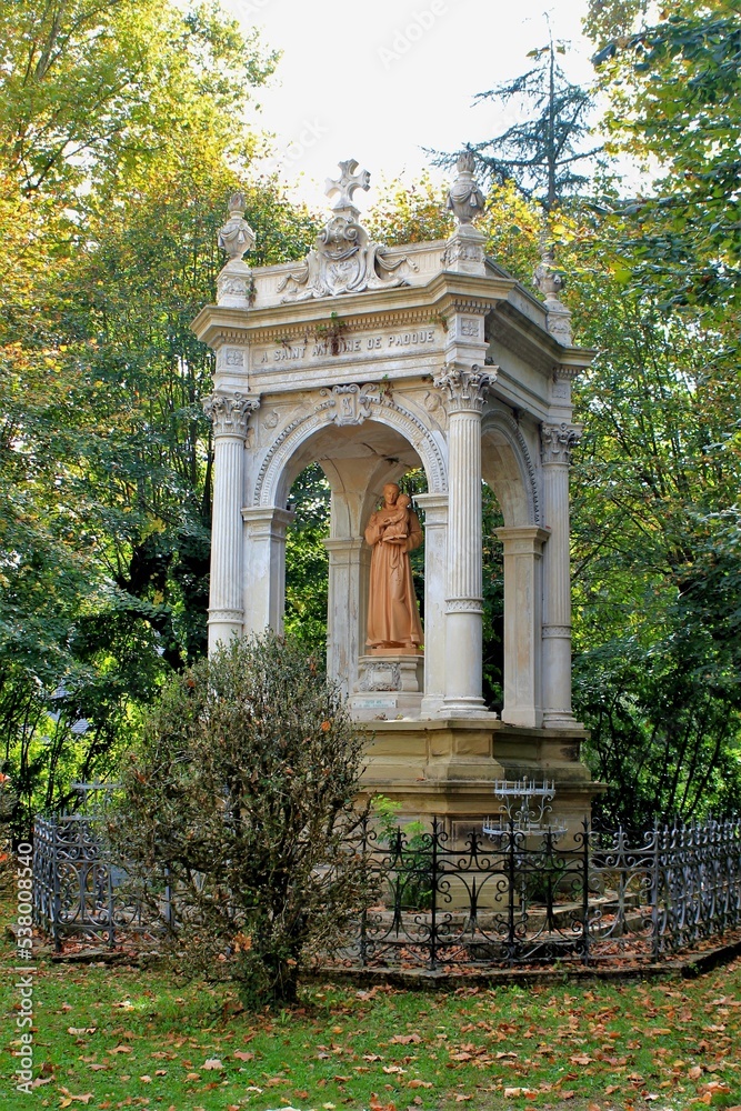 Fototapeta premium Statue de Saint-Antoine de Padoue .