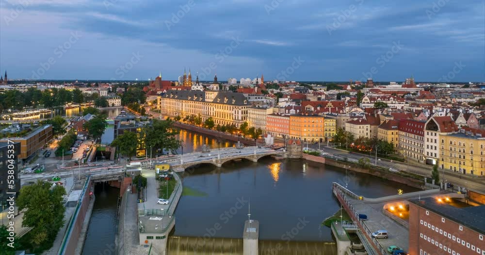 Wroclaw evening day to night timelapse hyperlapse towards the University and the old town.