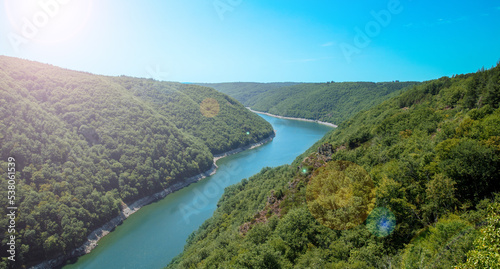 Tapety artystyczne Dordogne river and forest in France
