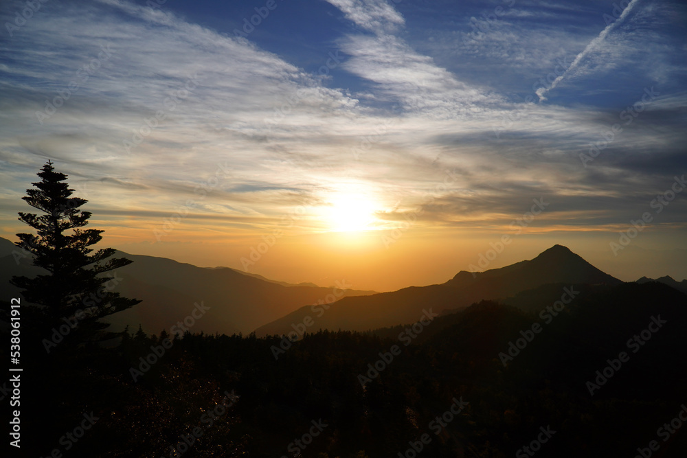 Obraz premium 横手山ドライブインから眺めた夕景