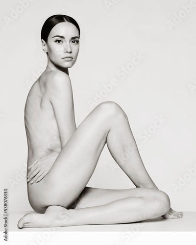 Elegant naked lady
