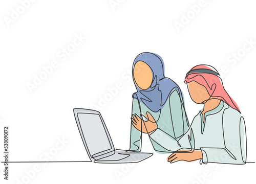 One continuous line drawing of young muslim business couple discussing business proposal to prospective investor. Islamic clothing kandura, scarf, hijab. Single line draw design vector illustration