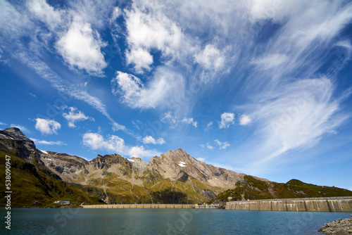 Hochgebirgsstausee Mooserboden mit Staumauer in Hohe Tauern in den Alpen von Österreich