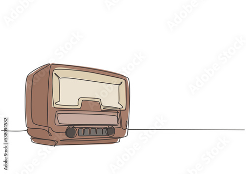 One continuous line drawing of retro old fashioned analog radio. Classic vintage broadcaster technology concept. Music player single line graphic draw design vector illustration